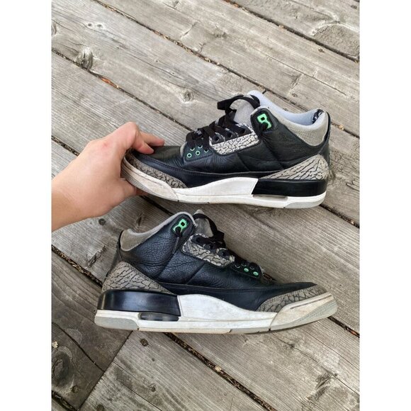 2023 Air Jordan 3 Retro "Green Glow" Size 9.5 Men's - Picture 4 of 8